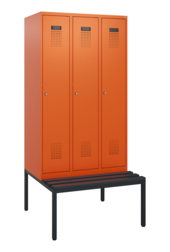 C+P Armoire vestiaire Evolo PLUS avec banc, largeur de compartiment 300 mm