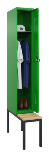 C+P Armoire vestiaire Evolo PLUS avec banc, largeur de compartiment 300 mm