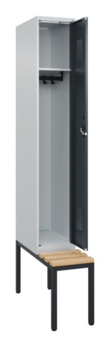 C+P Armoire vestiaire Evolo PLUS avec banc, largeur de compartiment 300 mm