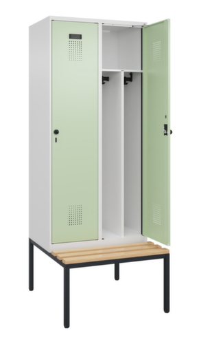 C+P armoire vestiaire en noir et blanc Evolo PLUS avec banc, largeur de compartiment 400 mm