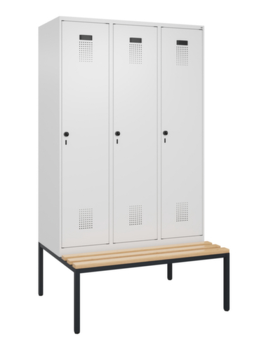 C+P Armoire vestiaire Evolo PLUS avec banc, largeur de compartiment 400 mm
