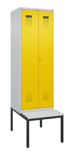 C+P armoire vestiaire EPI Evolo PLUS avec banc et séparation en noir et blanc, largeur de compartiment 300 mm