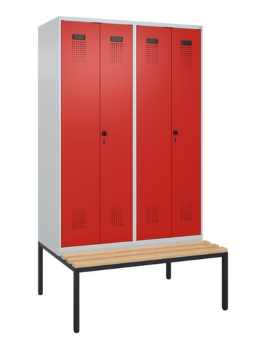 C+P armoire vestiaire en noir et blanc Evolo PLUS avec double compartiment et banc, largeur de compartiment 300 mm