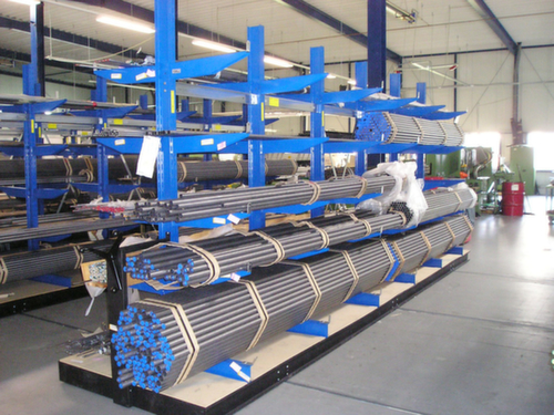 Rayonnage cantilever, bilatéral - possibilité d’installation flexible librement dans la pièce, hauteur 2480 mm, 6 niveaux