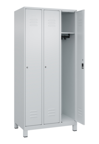 C+P Armoire vestiaire Classic Plus à 3 compartiments, largeur de compartiment 300 mm