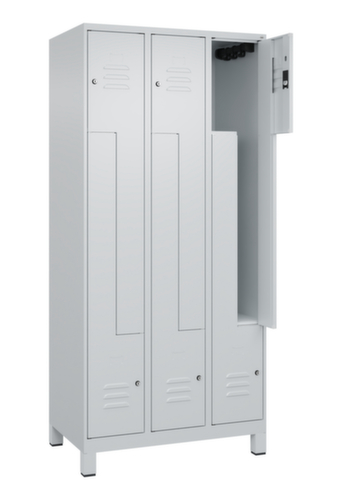 C+P Armoire vestiaire Z Classic Plus, largeur de compartiment 150/300 mm