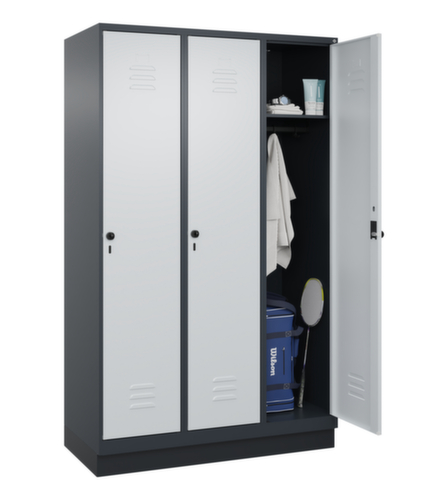 C+P Armoire vestiaire Classic Plus à 3 compartiments, largeur de compartiment 400 mm