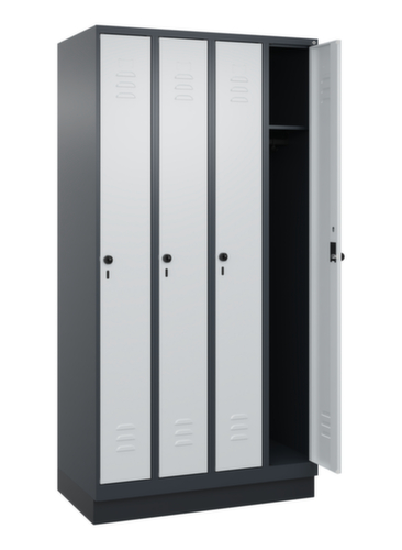 C+P Armoire vestiaire Classic Plus à 4 compartiments, largeur de compartiment 250 mm