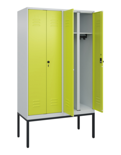 C+P Armoire vestiaire Classic Plus pour une séparation en noir et blanc, largeur de compartiment 300 mm
