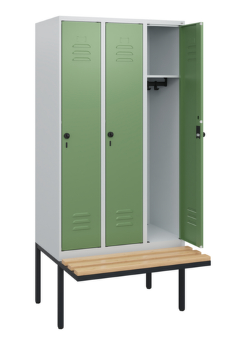 C+P Armoire vestiaire Classic Plus avec banc, largeur de compartiment 300 mm