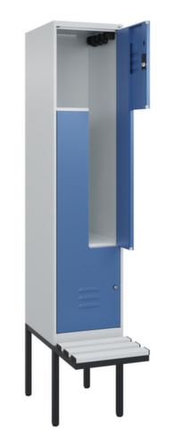 C+P Armoire vestiaire Z Classic Plus avec banc intégré, largeur de compartiment 400 mm