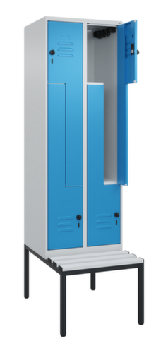 C+P Armoire vestiaire Z Classic Plus avec banc intégré, largeur de compartiment 300 mm