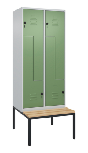 C+P Armoire vestiaire Z Classic Plus avec banc intégré, largeur de compartiment 400 mm