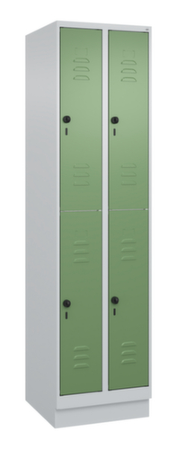 C+P Armoire vestiaire à deux niveaux Classic Plus, largeur de compartiment 250 mm