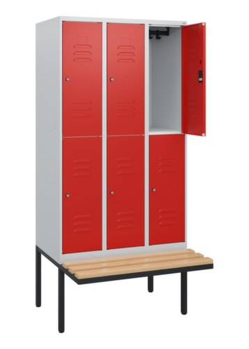 C+P Armoire vestiaire à deux niveaux Classic Plus avec banc, largeur de compartiment 300 mm