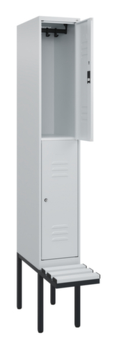 C+P Armoire vestiaire à deux niveaux Classic Plus avec banc, largeur de compartiment 300 mm