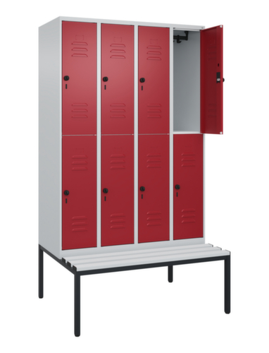C+P Armoire vestiaire à deux niveaux Classic Plus avec banc, largeur de compartiment 300 mm