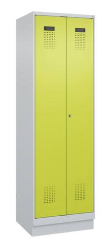 C+P Armoire vestiaire pour EPI Evolo PLUS pour une séparation en noir et blanc, largeur de compartiment 300 mm