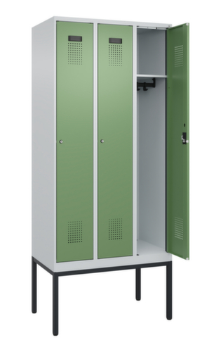 C+P Armoire vestiaire Evolo PLUS, largeur de compartiment 300 mm