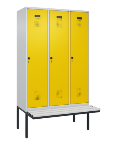 C+P armoire vestiaire en noir et blanc Evolo PLUS avec banc, largeur de compartiment 400 mm