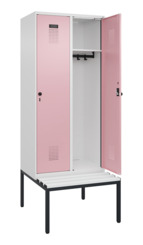 C+P Armoire vestiaire Evolo PLUS avec banc, largeur de compartiment 400 mm