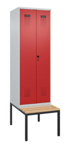 C+P armoire vestiaire EPI Evolo PLUS avec banc et séparation en noir et blanc, largeur de compartiment 300 mm
