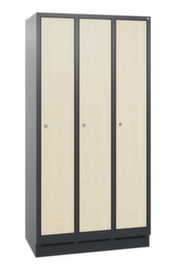 C+P Armoire vestiaire Evolo avec 3 compartiments + portes déco, largeur de compartiment 300 mm